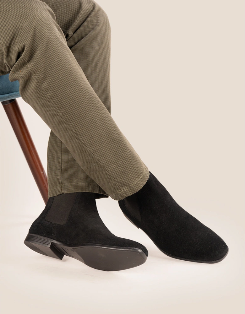 Darwin Black Suede