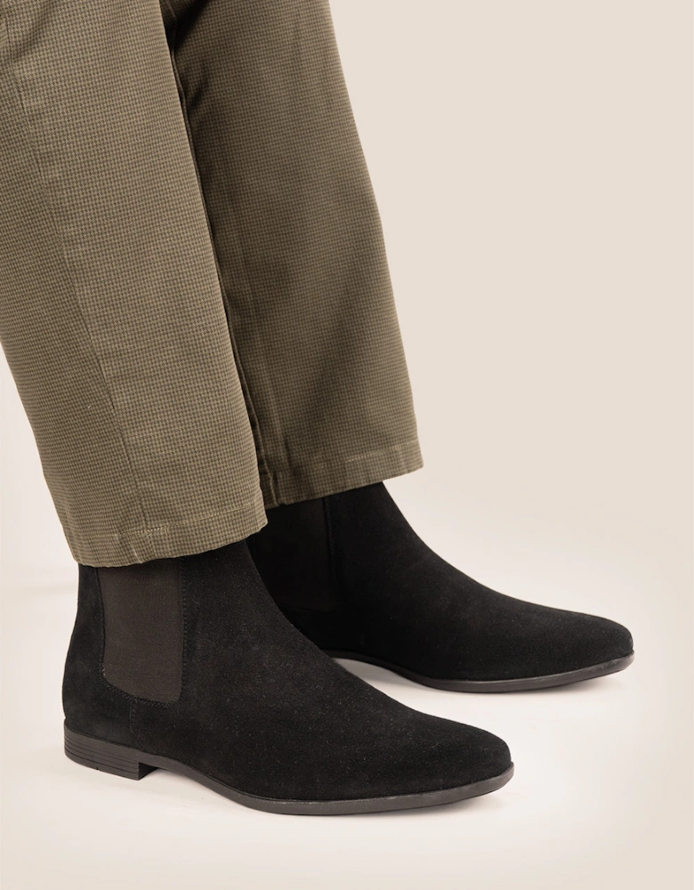 Darwin Black Suede