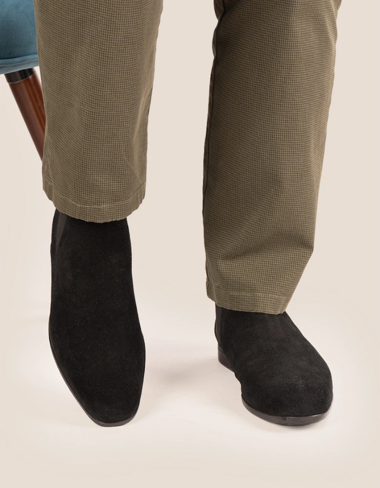 Darwin Black Suede