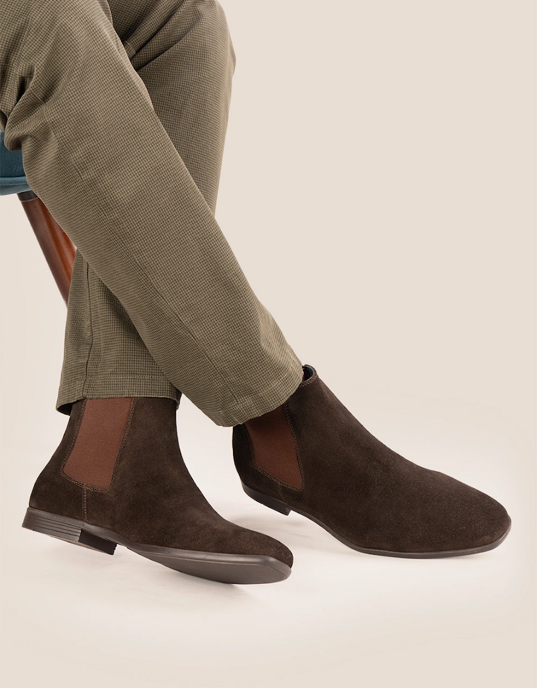 Darwin Brown Suede