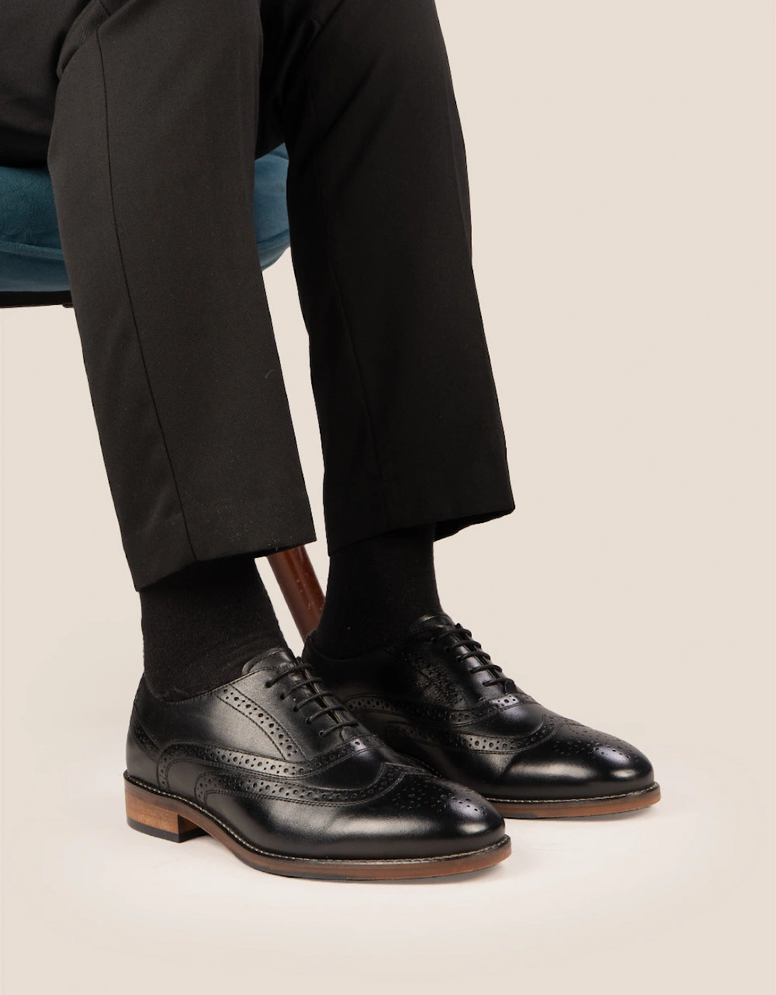 Winston Black Wide Fit