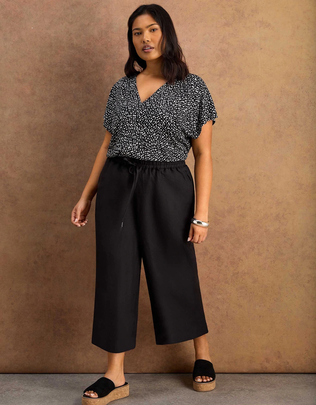 Black Linen Blend Drawstring Cropped Trousers