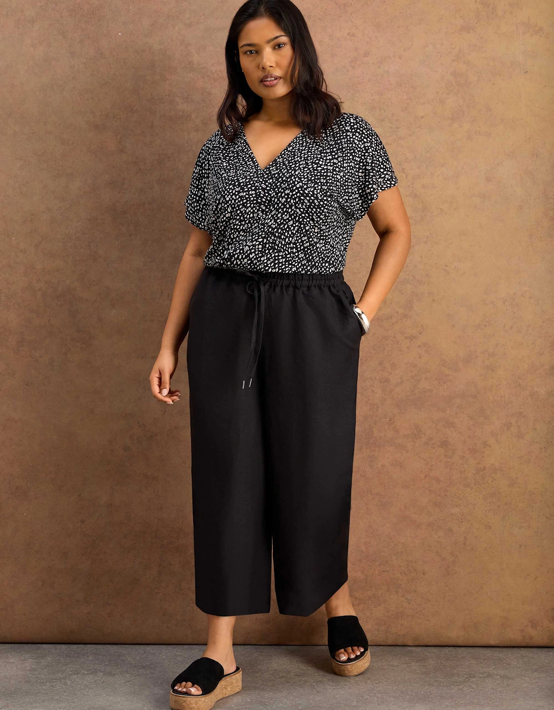 Black Linen Blend Drawstring Cropped Trousers