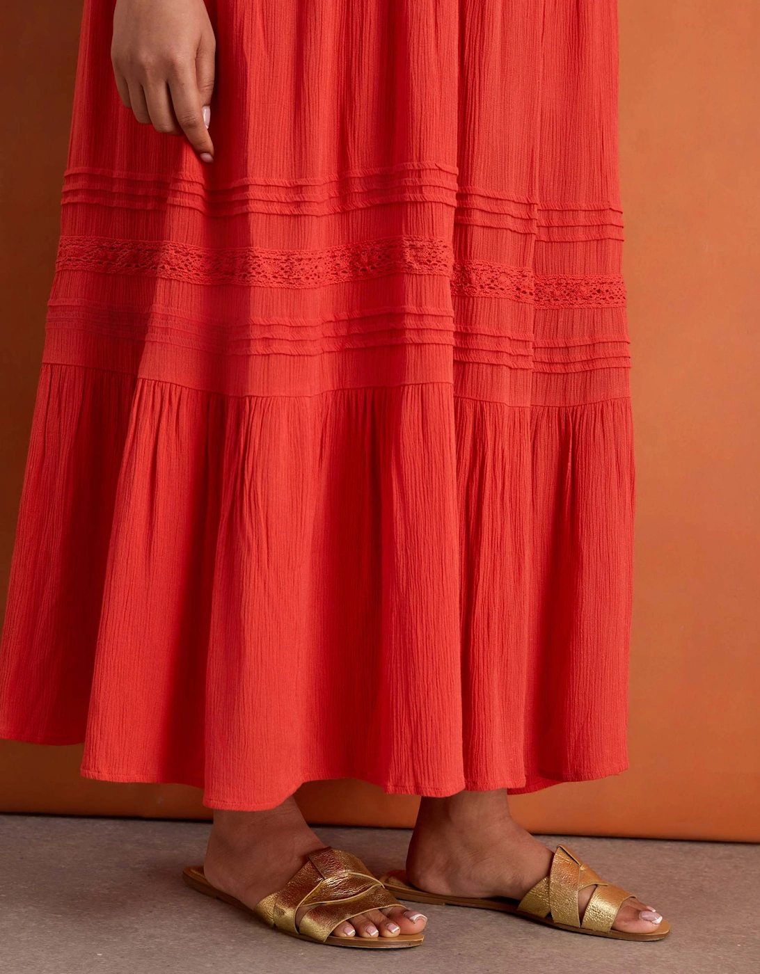 Red Crinkle Pintuck Lace Trim Midaxi Dress