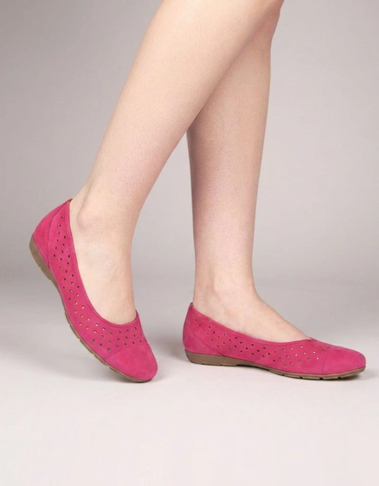Ruffle Womens Punched Detail Casual Shoes