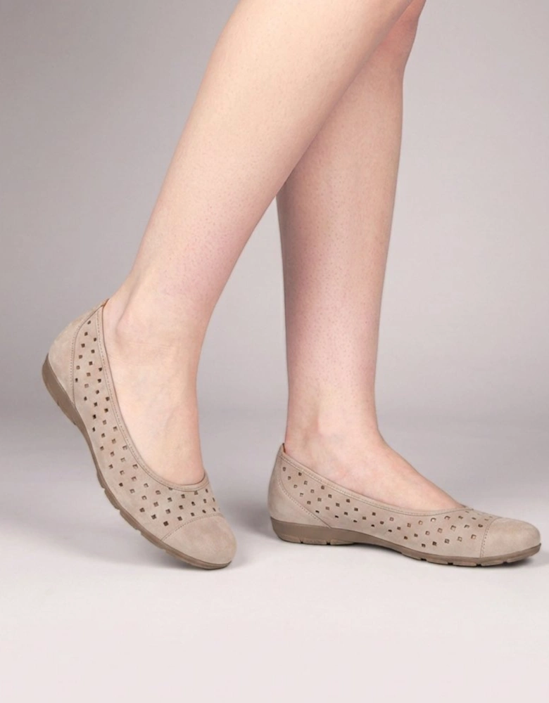 Ruffle Womens Punched Detail Casual Shoes