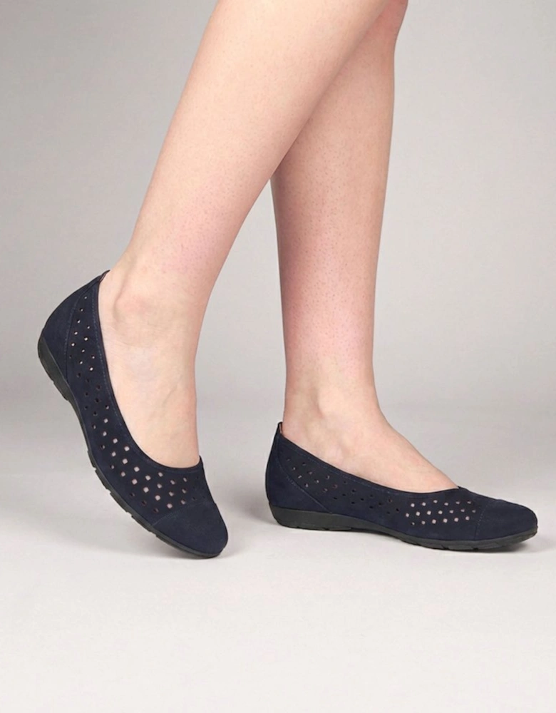 Ruffle Womens Punched Detail Casual Shoes