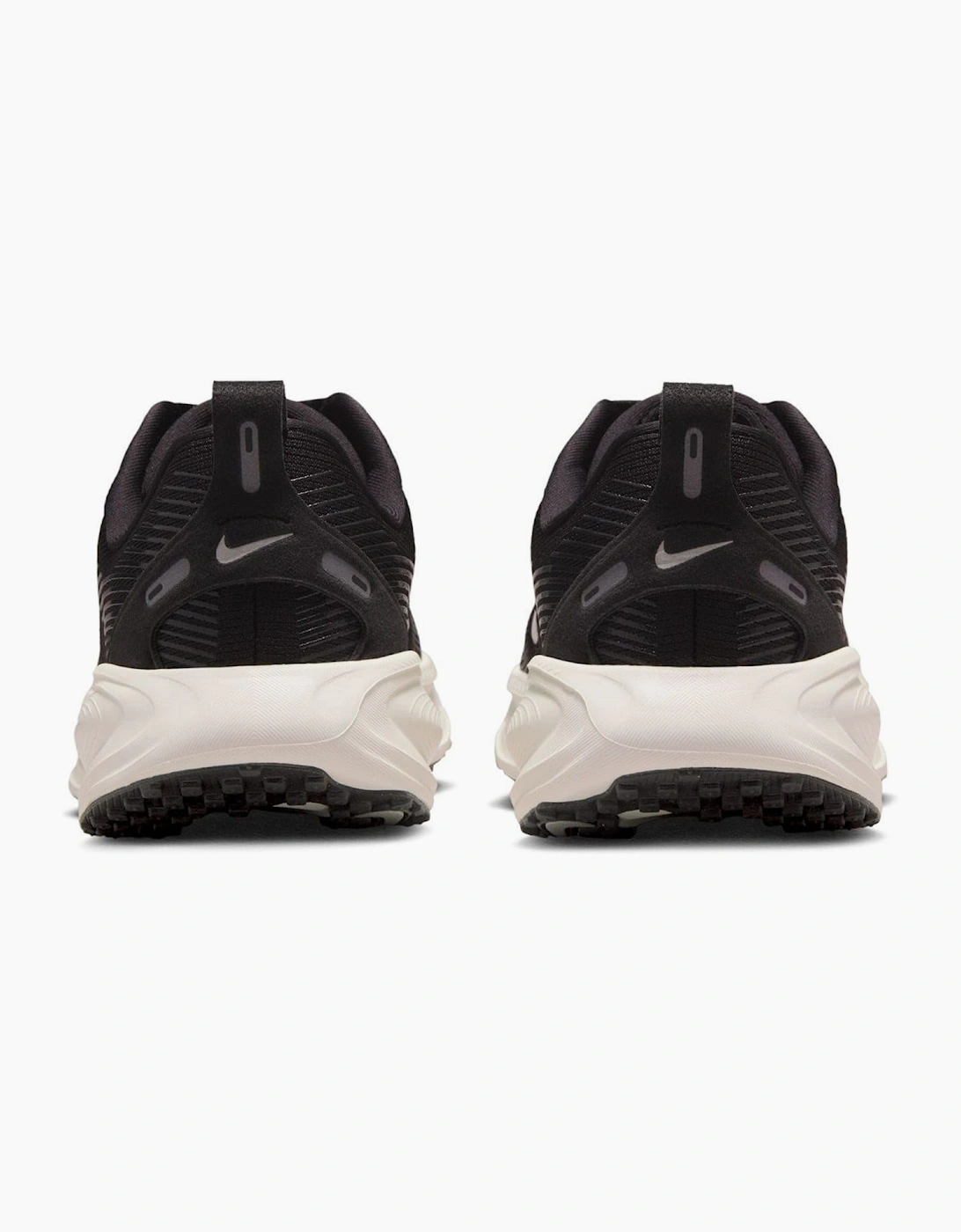 Vomero 18 Low Top Lace-Up Sneakers