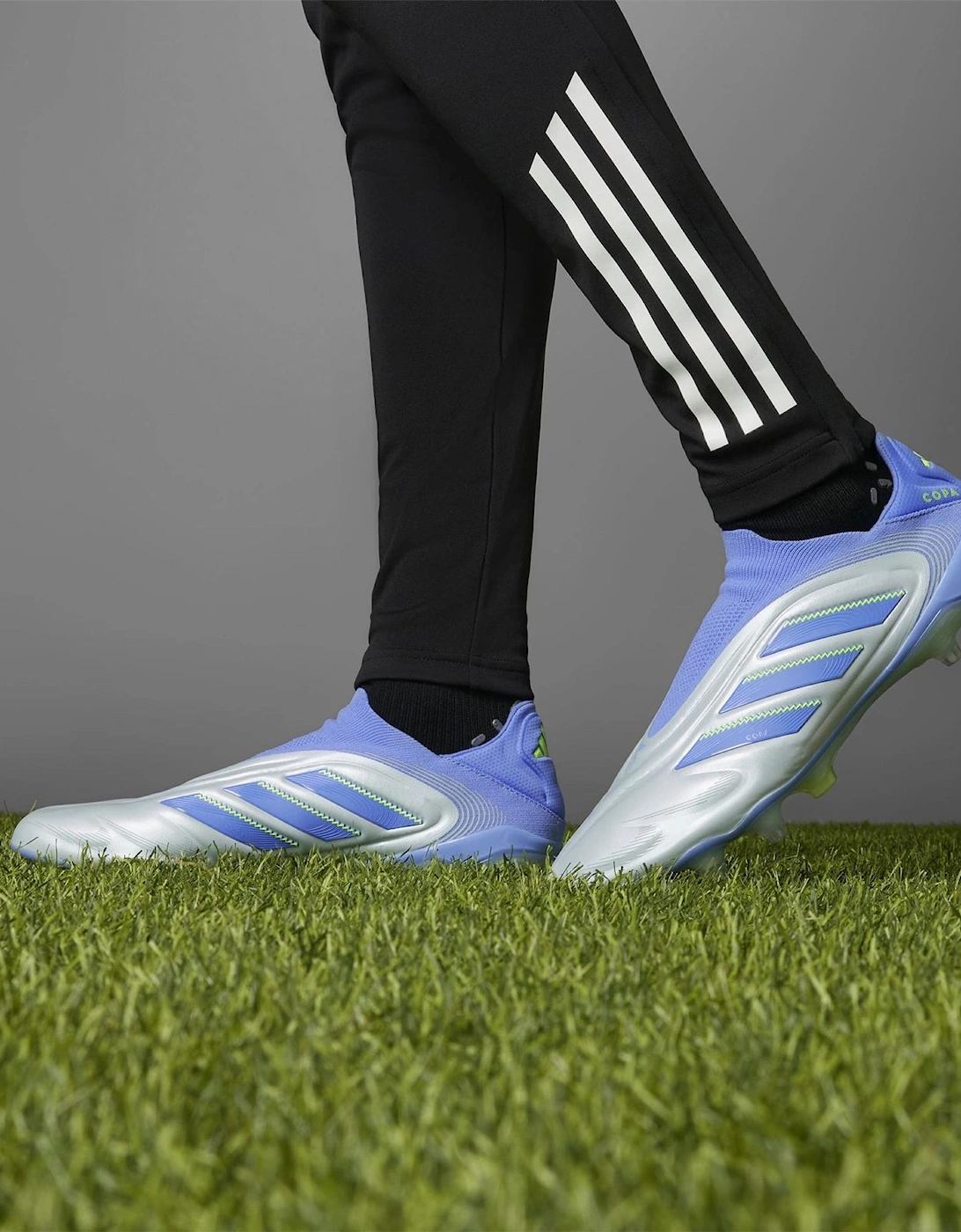 Copa Pure III Elite Firm Ground Sneakers