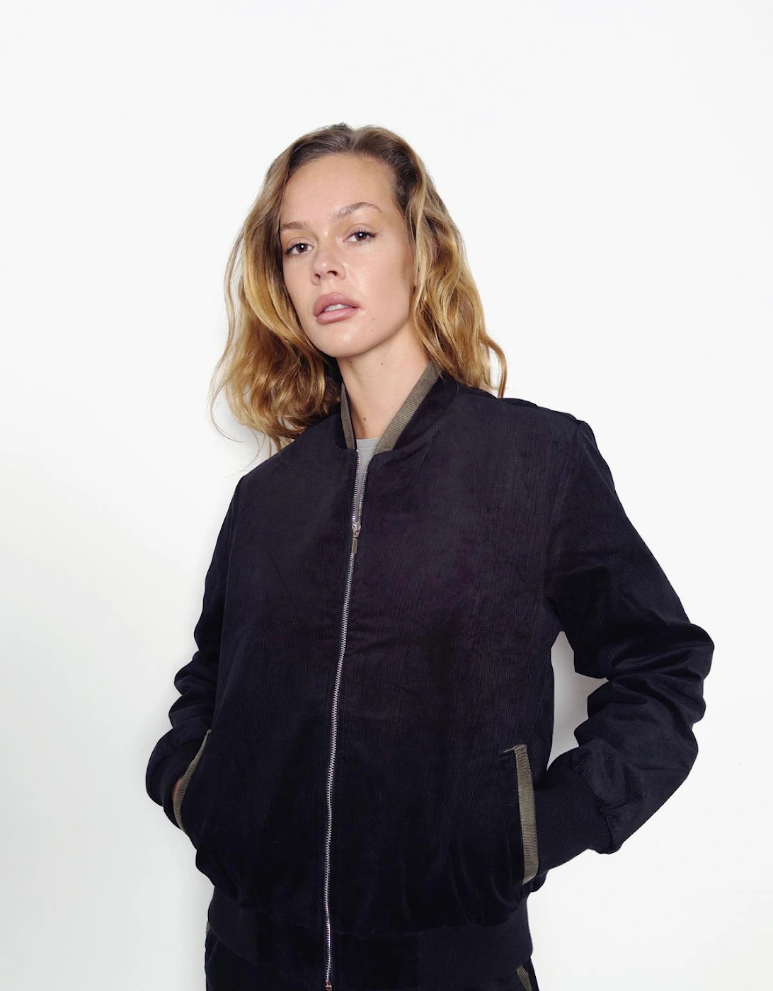 BOMBER JACKET