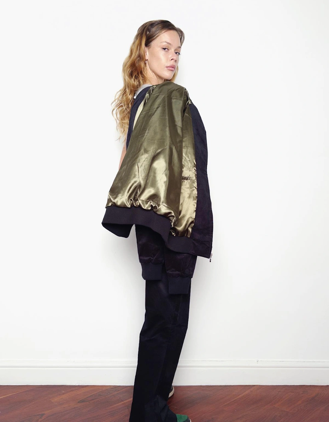 BOMBER JACKET