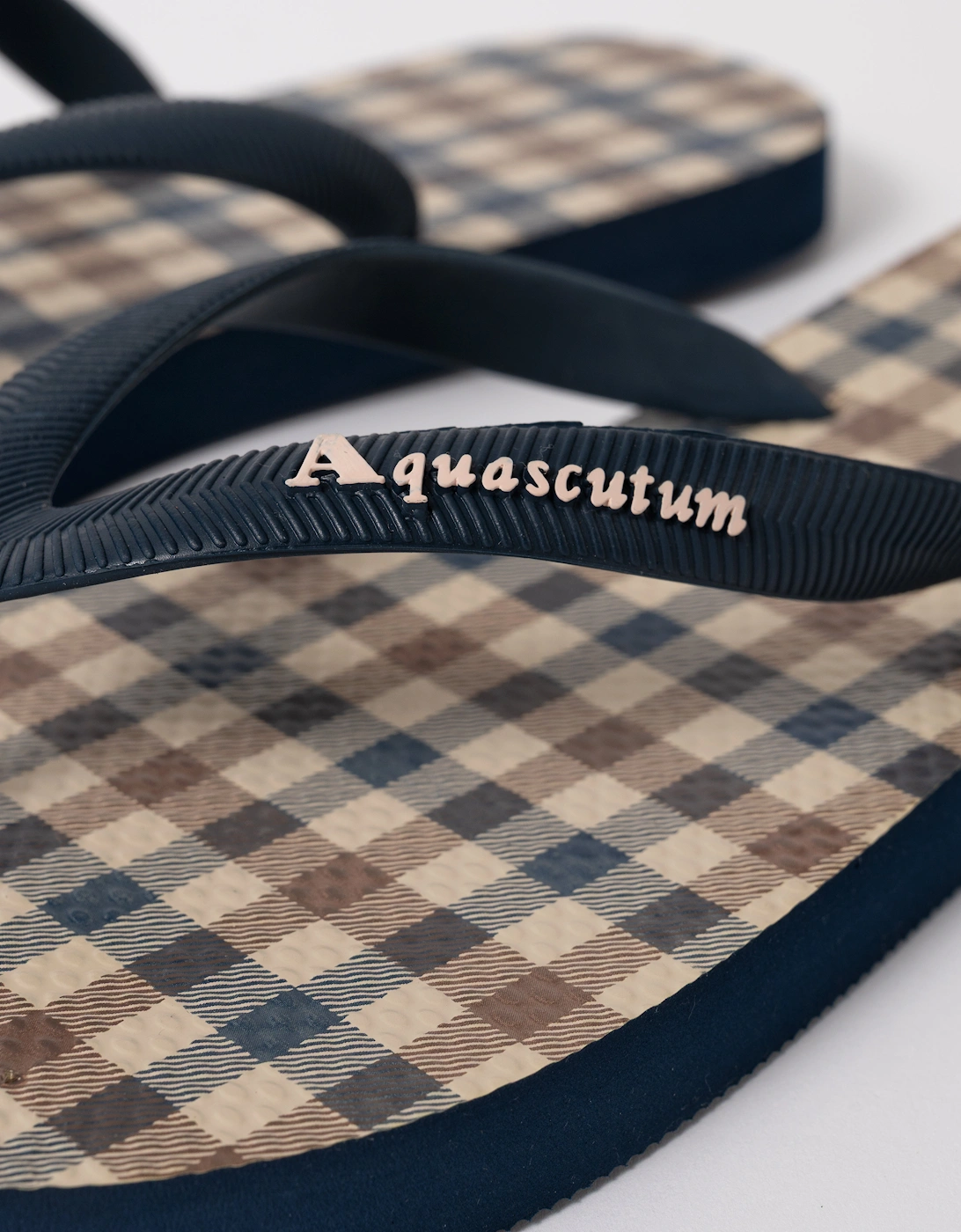 Aquascutum Iconic Mens Flip-Flops with Club Check Print - Navy 11