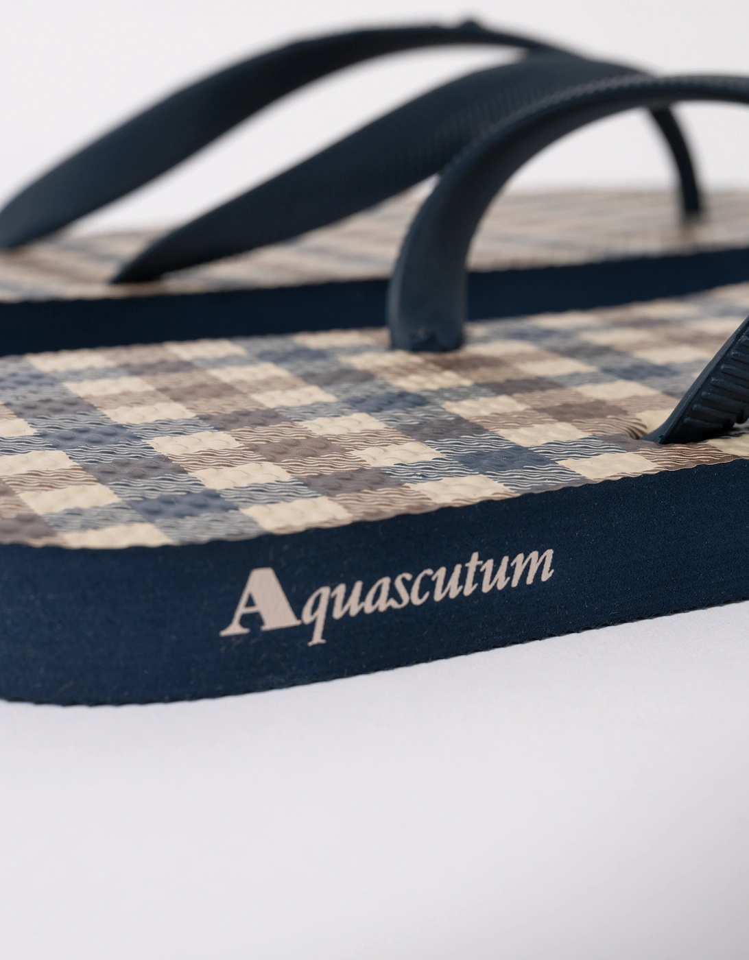 Aquascutum Iconic Mens Flip-Flops with Club Check Print - Navy 11