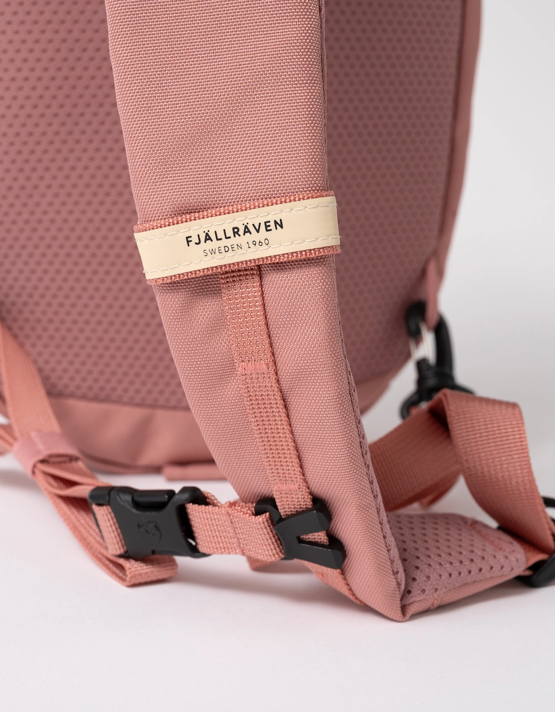 Fjallraven Skule 6L Unisex Sling Bag - Dusty Rose 300