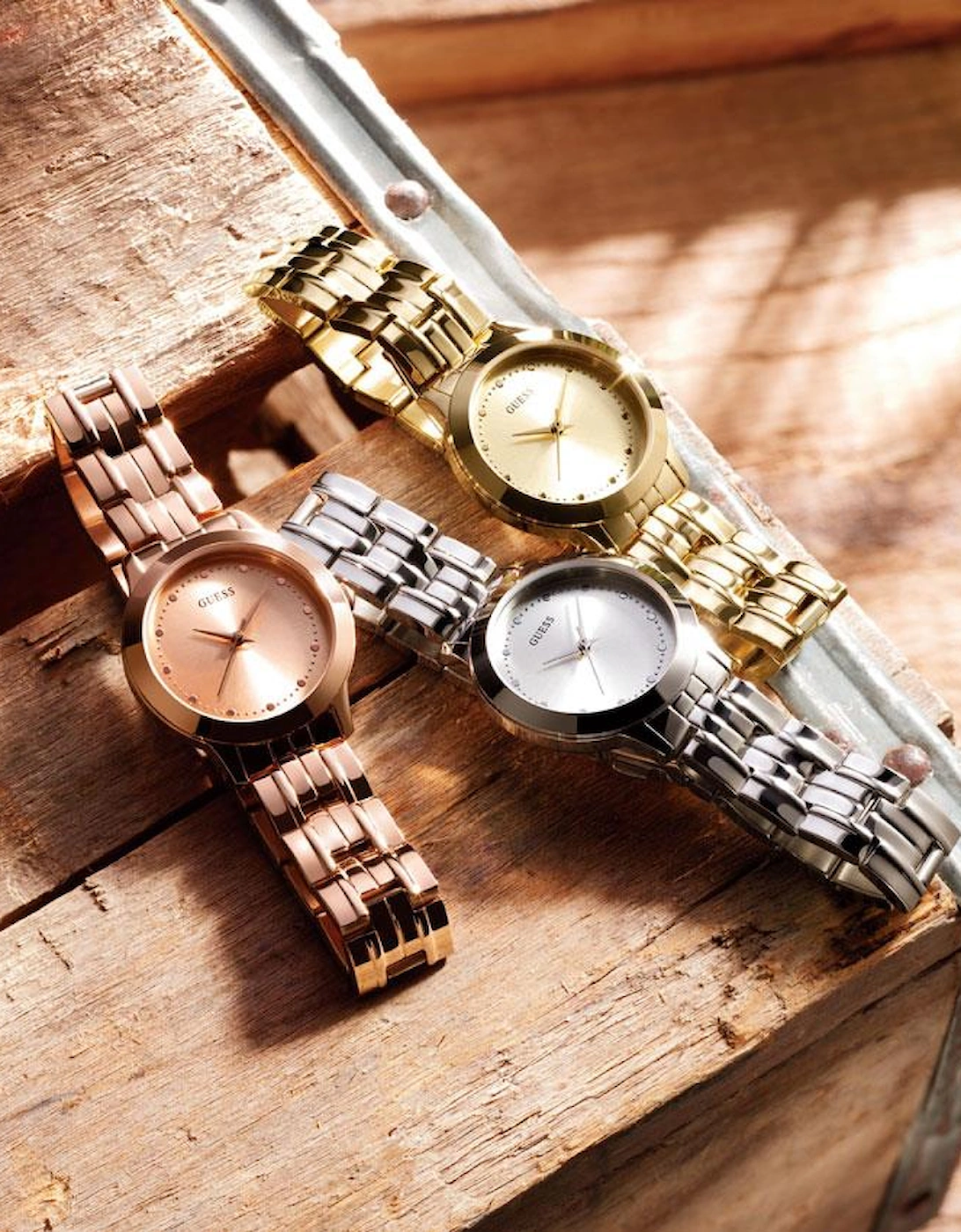 Guess W0989L1 Chelsea Analog Quartz Women's Watch