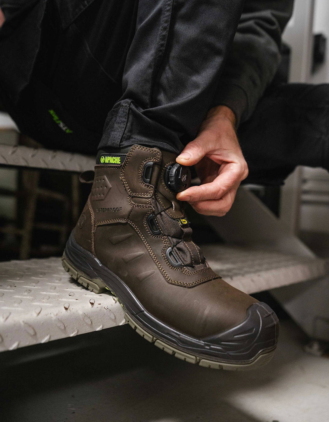 Apache CHURCHILL Unisex Adults Safety Boots Brown