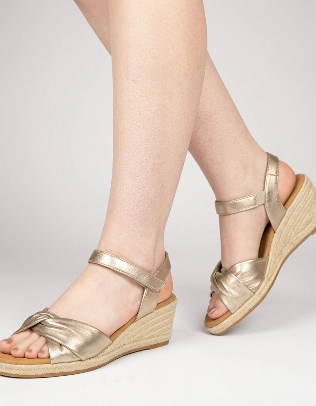 Moon Womens Wedge Heel Sandals