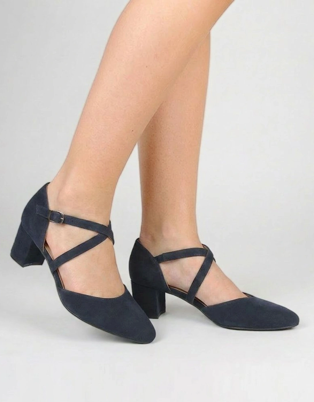 Gisele Womens Open Court Shoes