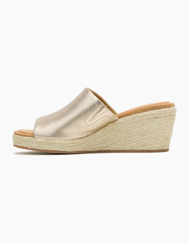 Willow Rattan Womens Sandals