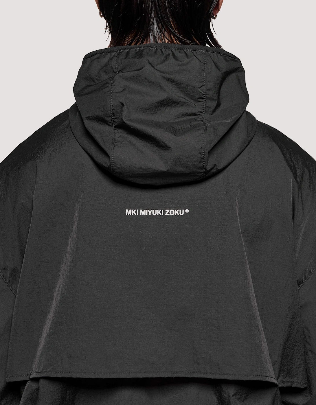 Box Fit Hyperlight Hooded Wind Jacket