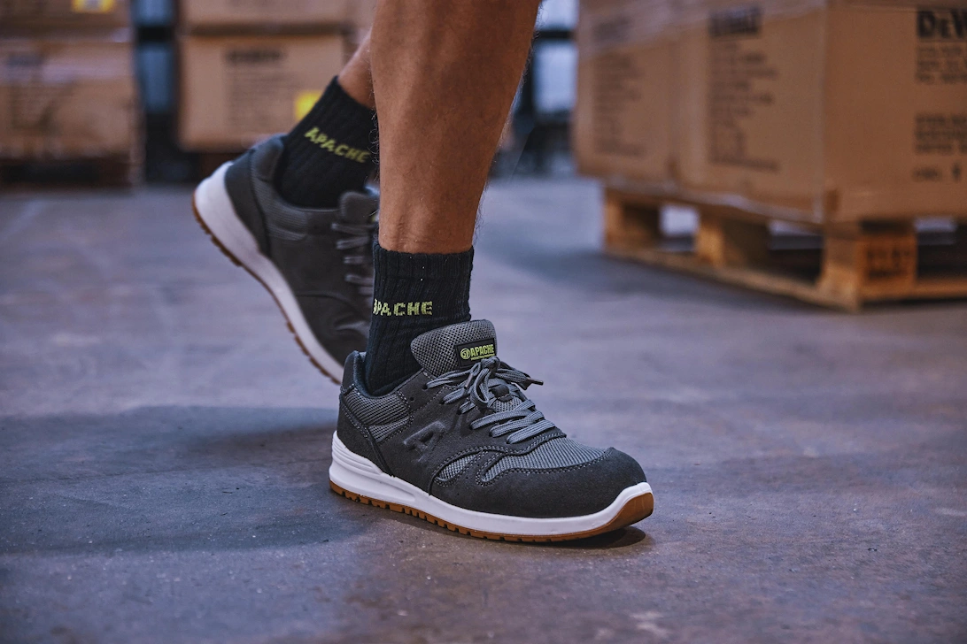 Apache WINNIPEG Mens Safety Trainers Charcoal Grey