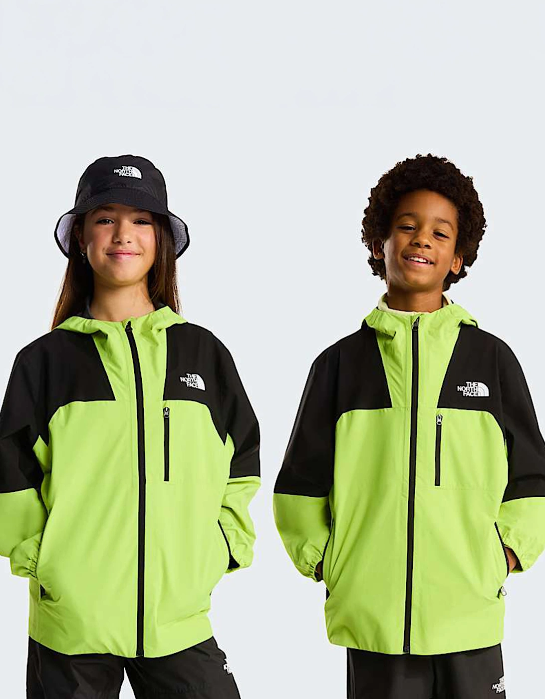 The North Face Kids Hike Packable Shell Jacket in Green