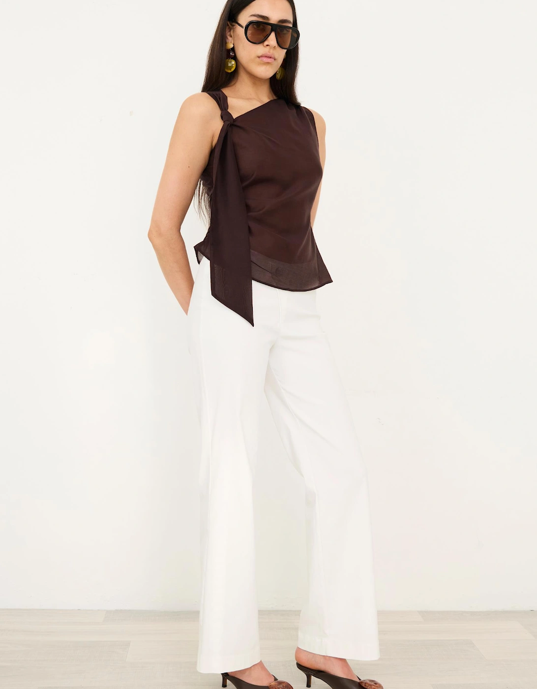 THE DORA TOP