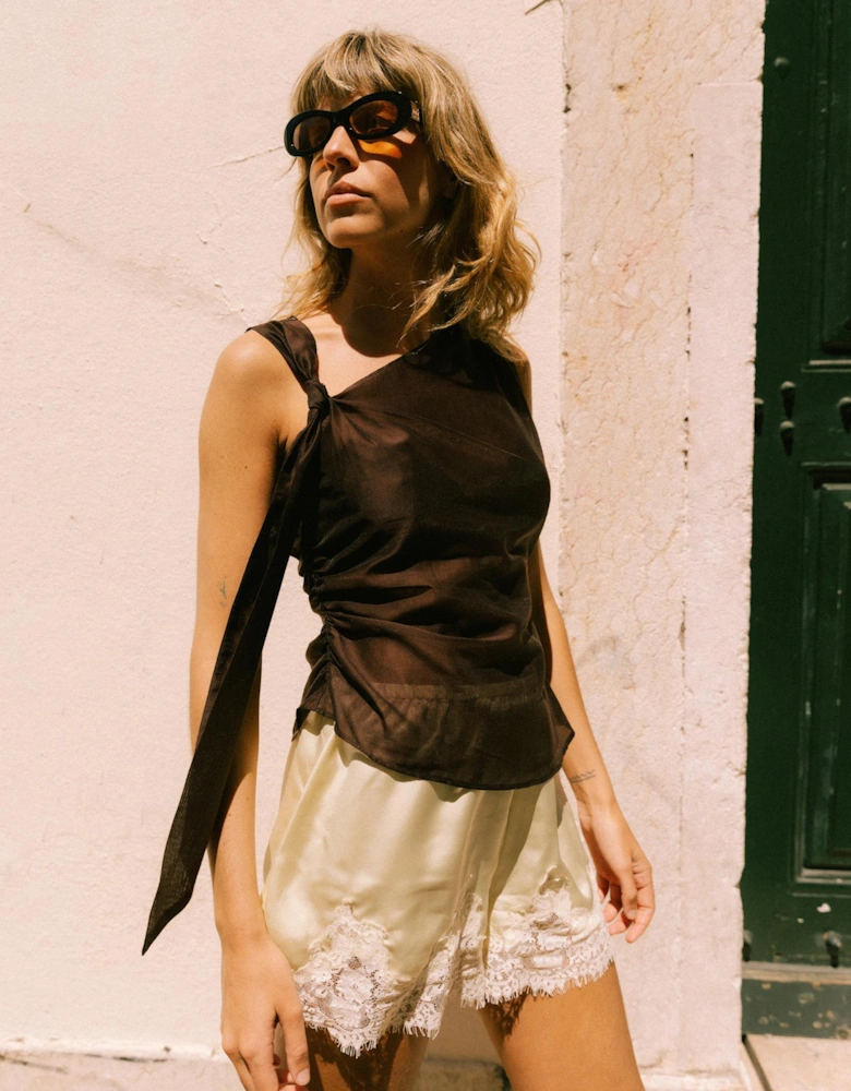 THE DORA TOP
