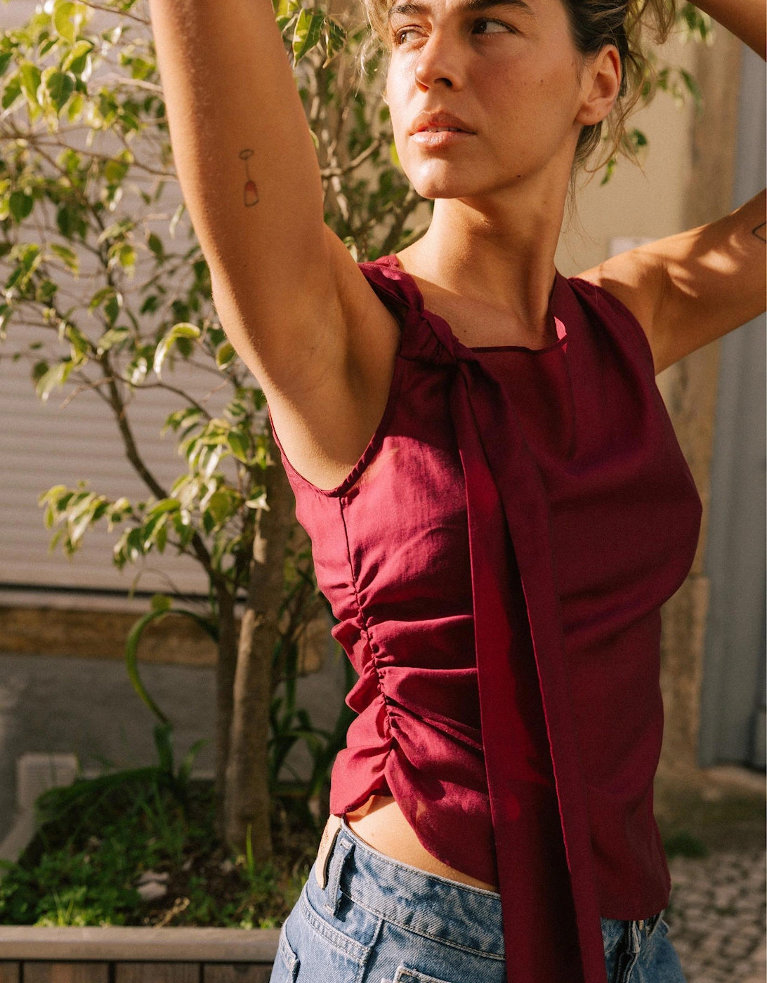 THE DORA TOP