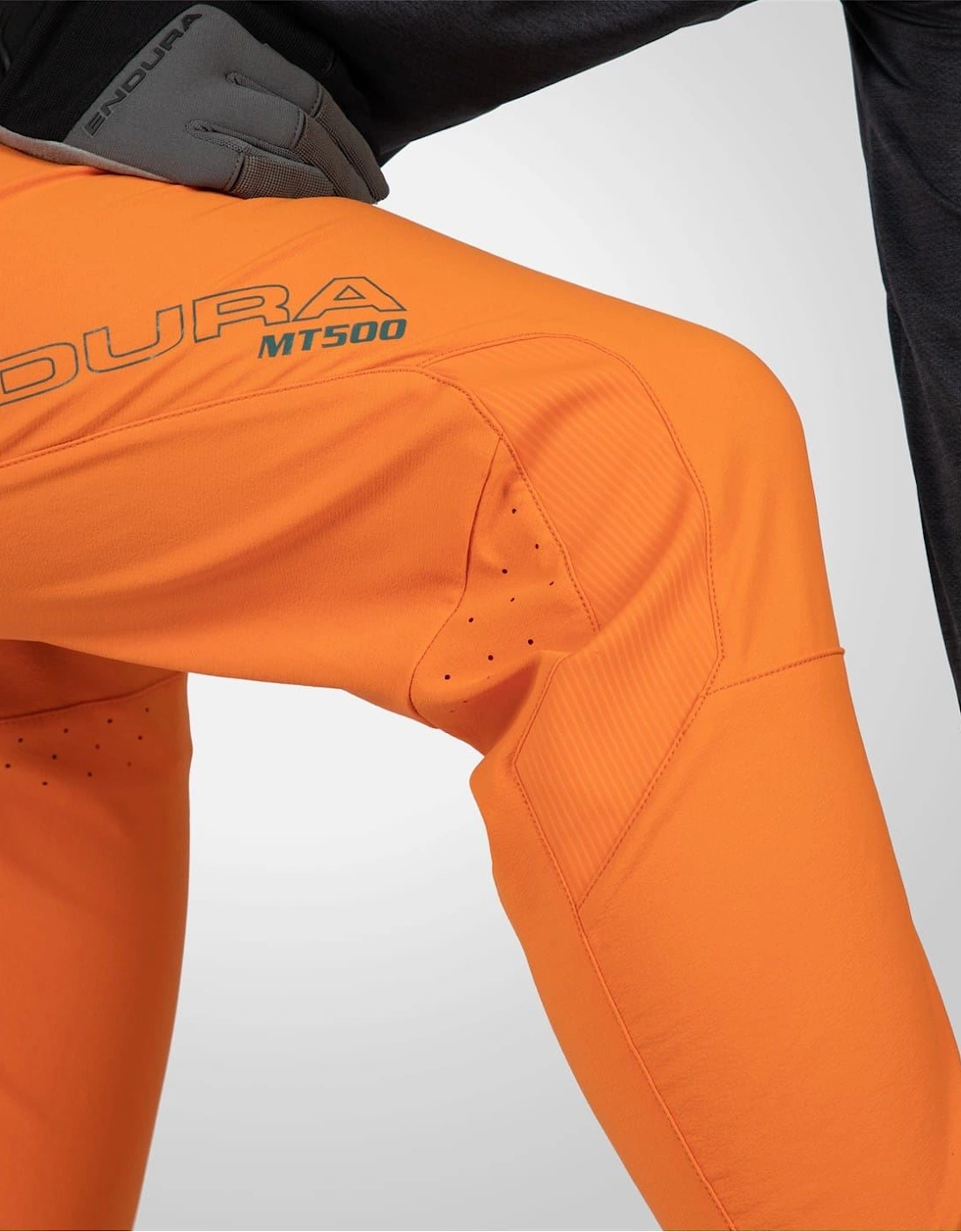 MT500 Wordmark Solid Patterned Track Pants