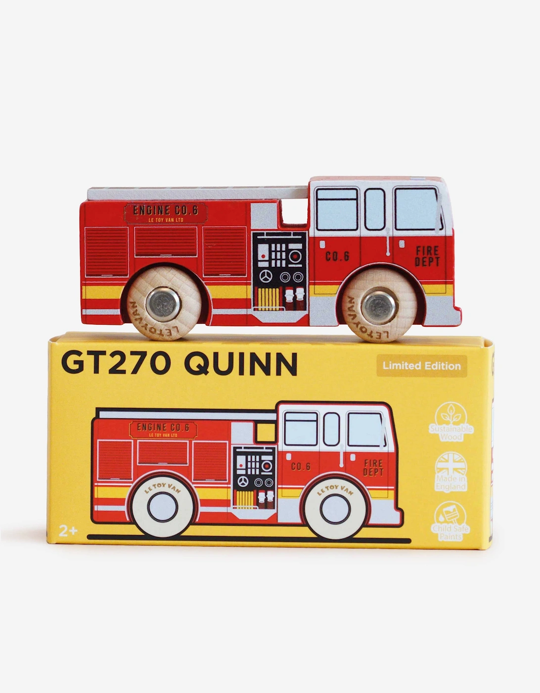 Le Toy Van GT270 Quinn Wooden Fire Engine Truck Toy in Red (W:10cm x D:4.5cm x H:3cm)