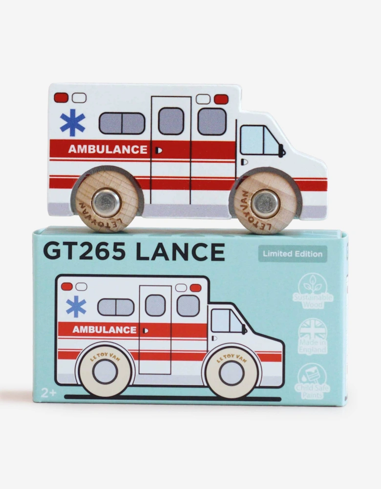 Le Toy Van GT265 Lance Wooden Toy Amublance in White (W:9cm x D:3cm x H:5cm)