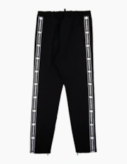 Black 900