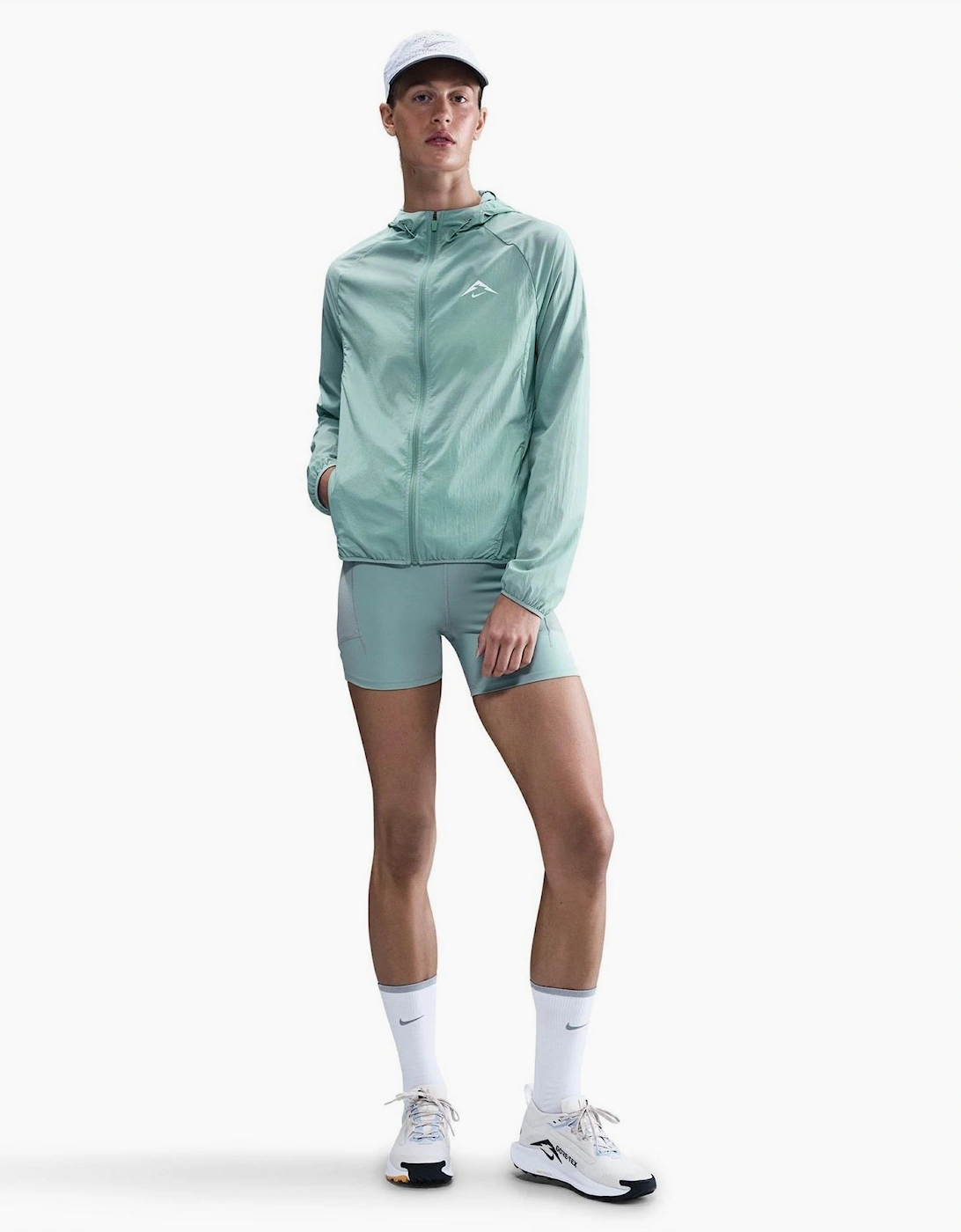 Trail Solid Patterned Hooded Windbreaker