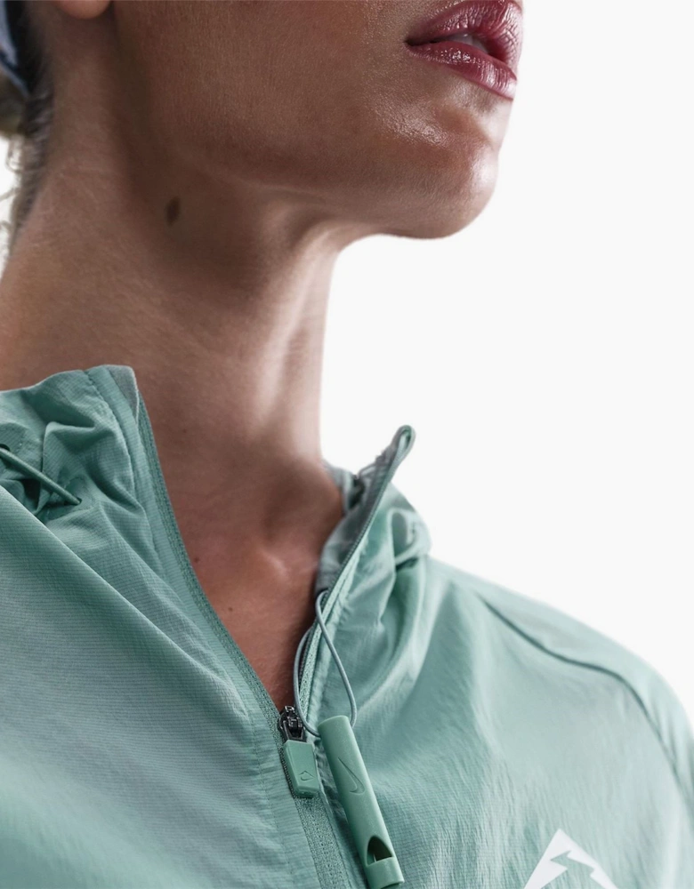Trail Solid Patterned Hooded Windbreaker