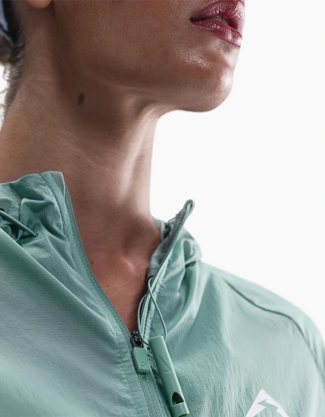 Trail Solid Patterned Hooded Windbreaker