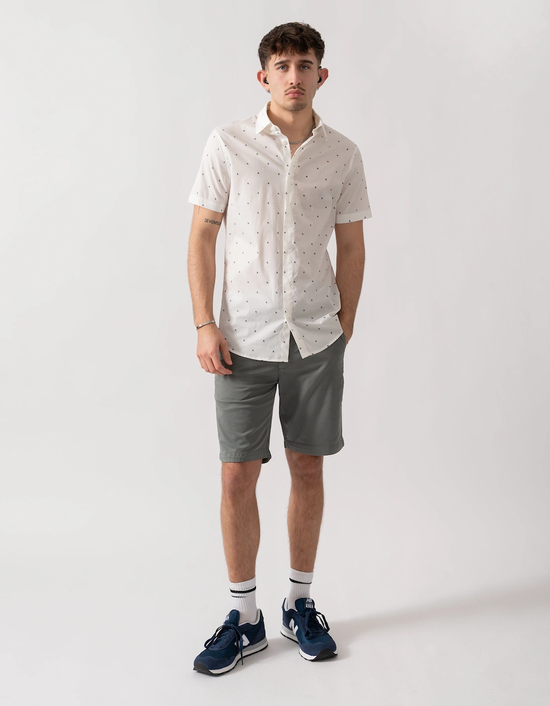 Armani Exchange Mens Short Sleeve Shirt with Geometric Pattern - Off White F0198