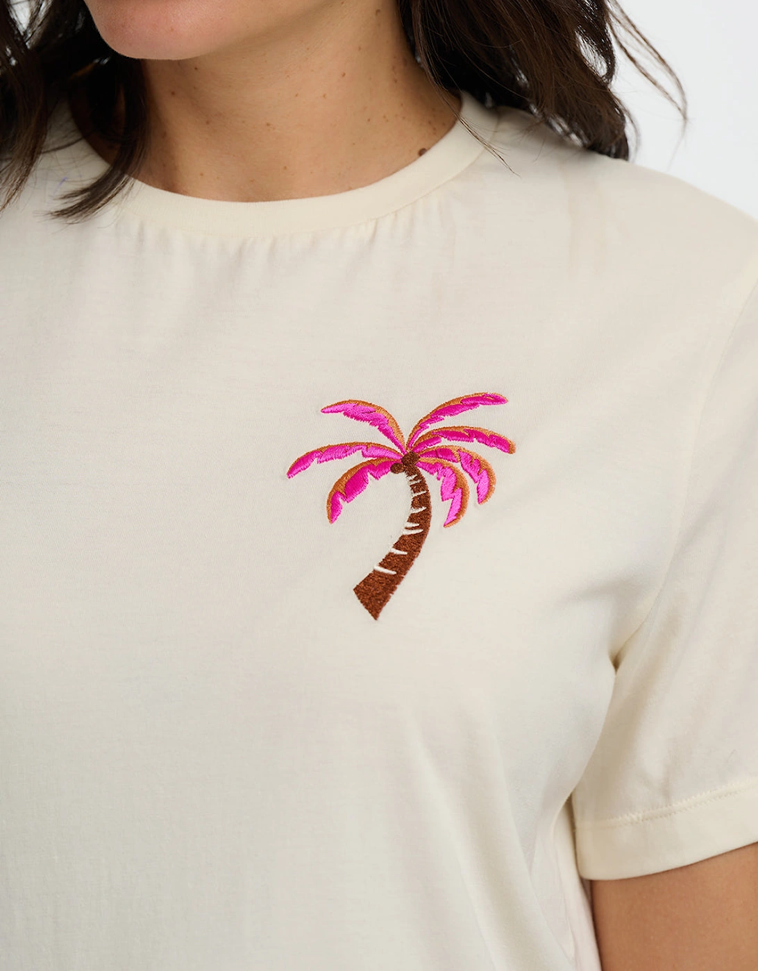 Luna T shirt palm placement