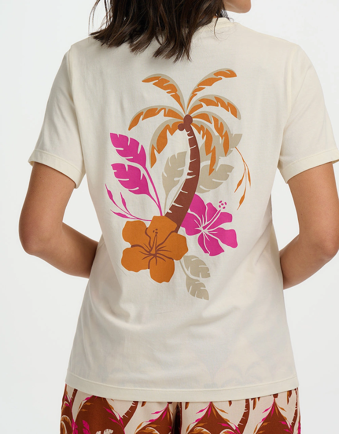 Luna T shirt palm placement