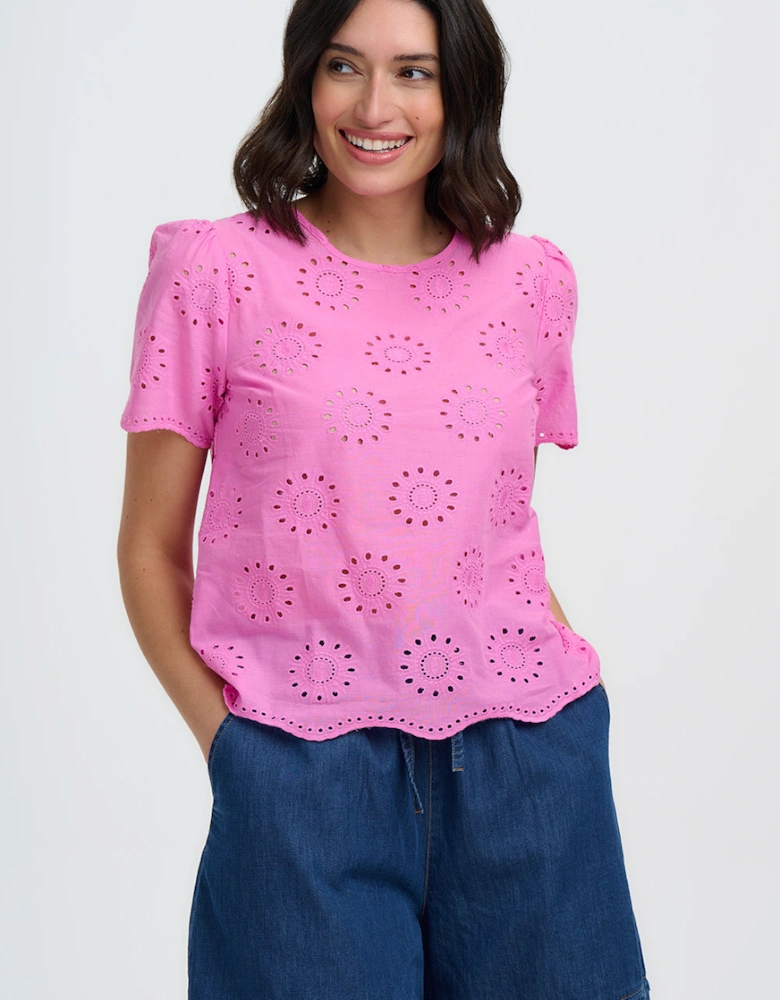 Bonita broderie anglais top
