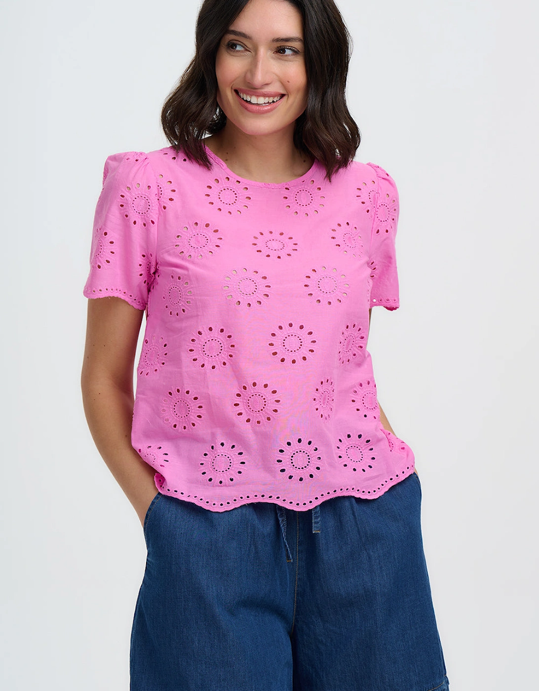 Bonita broderie anglais top
