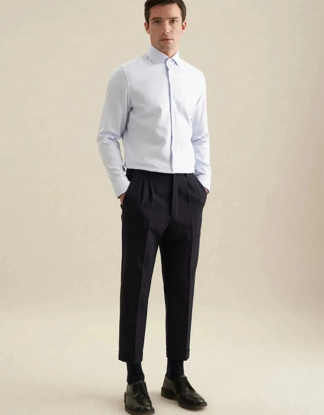 Shaped Fit No Iron Spread Kent Structured Business Shirt Light Blue