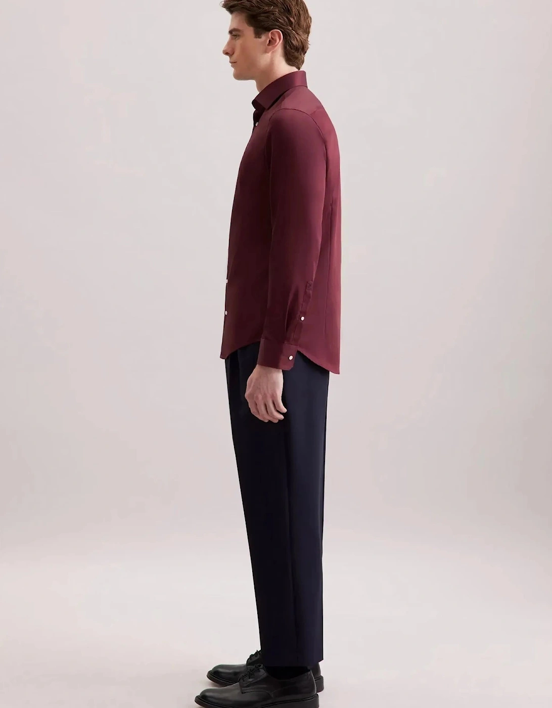 Shaped Fit Easy Iron New Kent Business Shirt Burgundy
