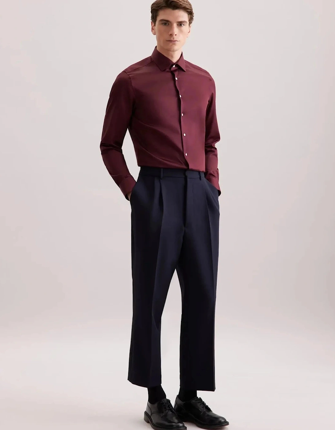 Shaped Fit Easy Iron New Kent Business Shirt Burgundy
