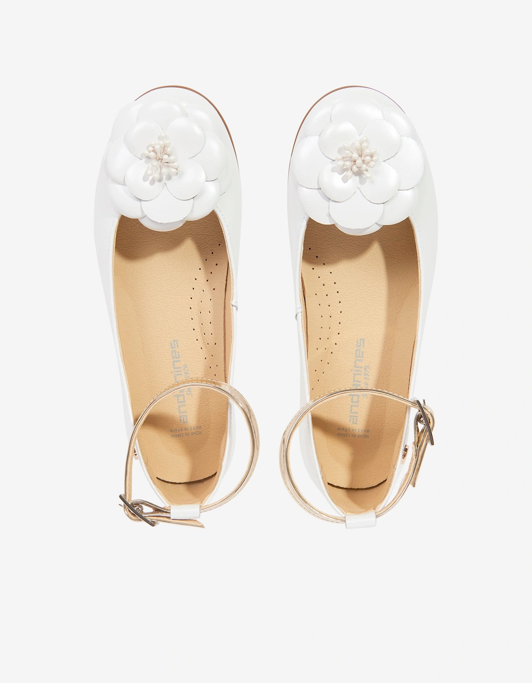 Andanines Girls Leather Ankle Strap Flower Pumps in White