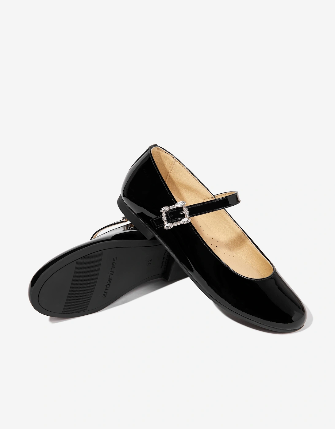 Andanines Girls Patent Leather Pumps in Black