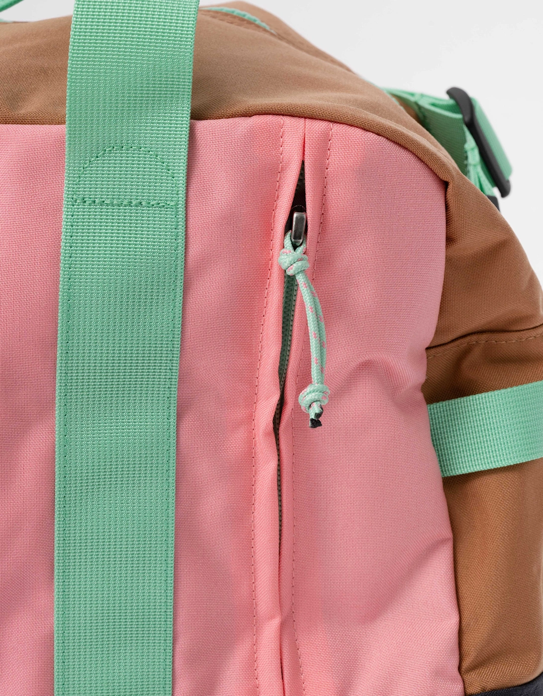 Fjallraven Vardag 33L Unisex Duffel Bag - Poppy Pink/Khaki Dust 354-228