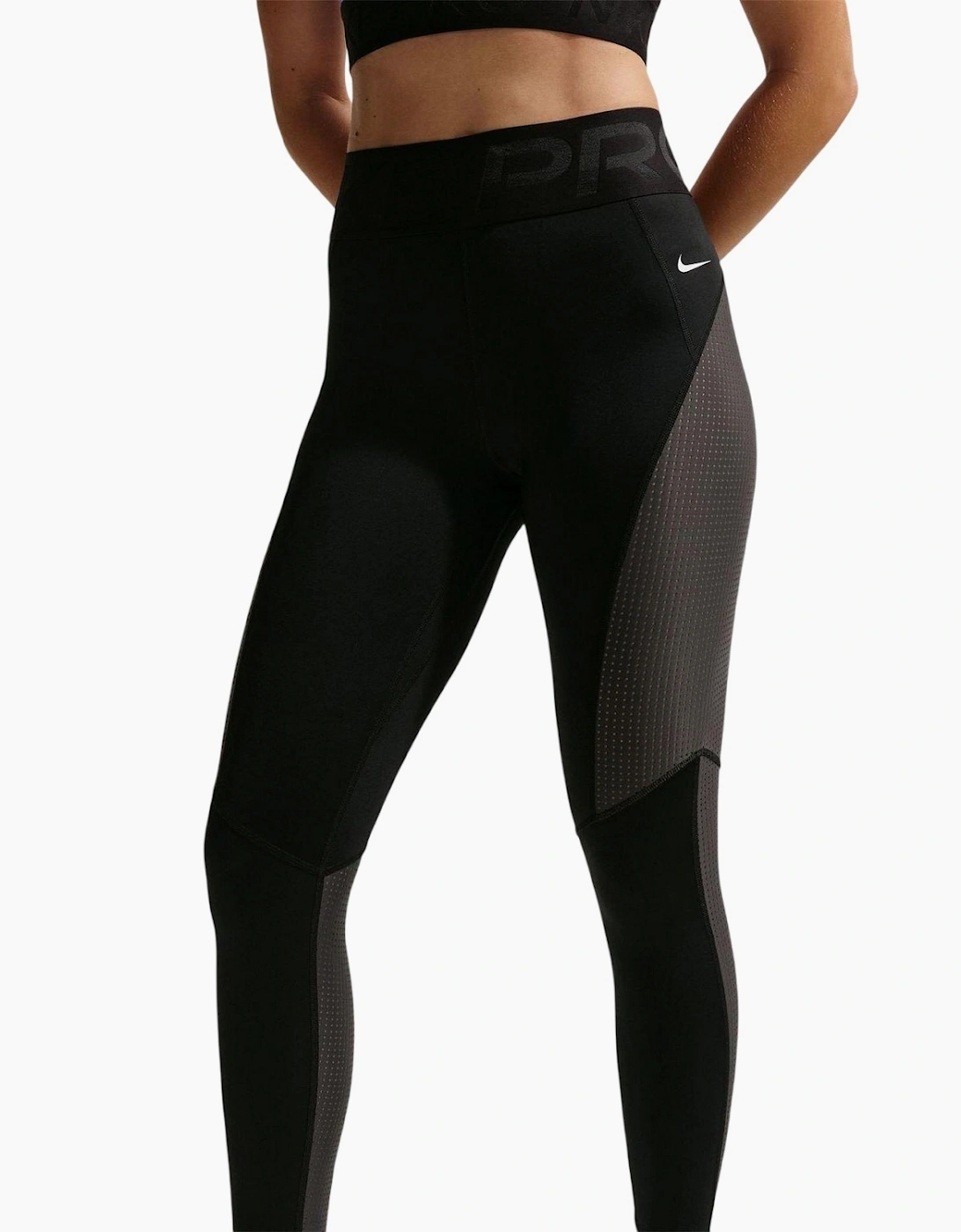 Nike Women's Black / Performance Gym Leggings  16/32In Size 16 Uk R