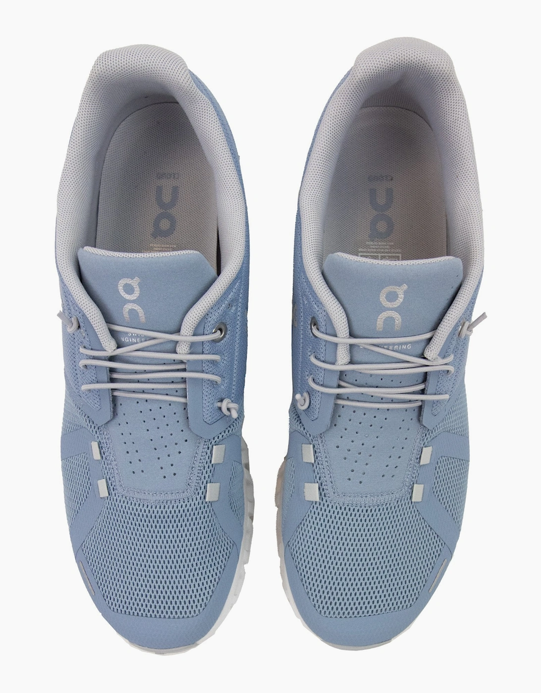 On Running Cloud 5 Running Trainer Chambray/white