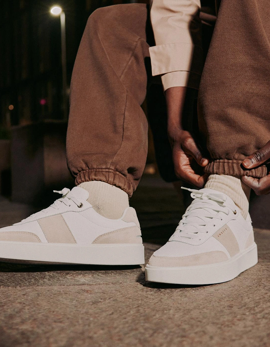 Halkett White/Off White